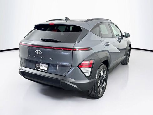 Used 2025 Hyundai Kona SEL FWD image 2