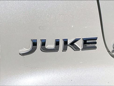 Used 2016 Nissan Juke SV AWD/4WD image 27