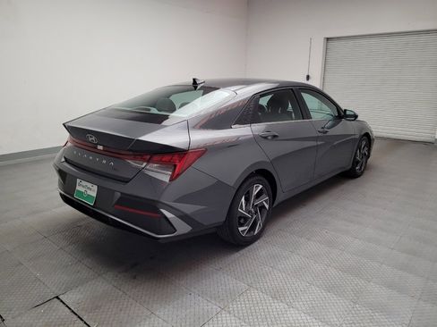 Used 2025 Hyundai Elantra SEL image 9