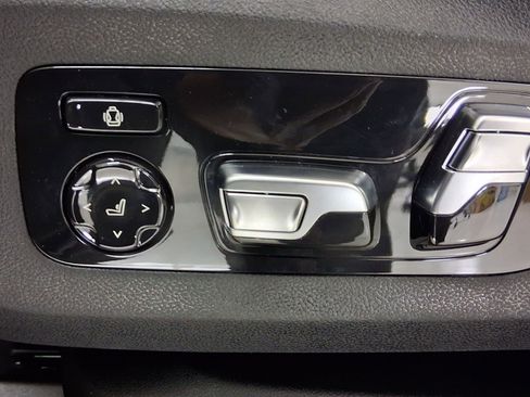 New 2026 BMW X6 M60i w/ Executive Package image 13