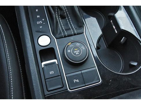 Used 2023 Volkswagen Atlas SEL R-Line AWD/4WD image 31
