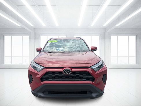 Used 2025 Toyota RAV4 XLE AWD/4WD image 8
