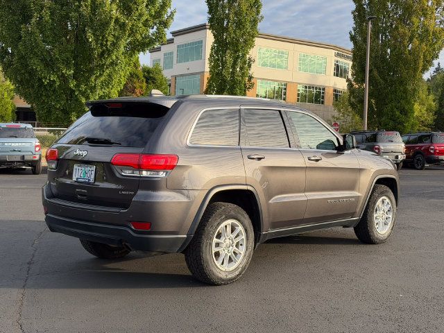 Used 2019 Jeep Grand Cherokee Laredo w/ Security & Convenience Group AWD/4WD image 3