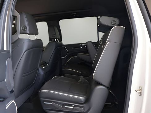 Used 2022 Cadillac Escalade ESV Sport w/ Touring Package AWD/4WD image 12