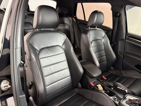 Used 2017 Volkswagen GTI SE image 24