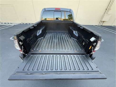 Used 2014 Toyota Tacoma PreRunner image 23