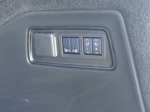 Used 2025 Cadillac Escalade ESV Sport w/ LPO, ONYX Package image 36