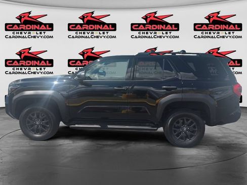 Used 2025 Toyota 4Runner SR5 AWD/4WD image 6
