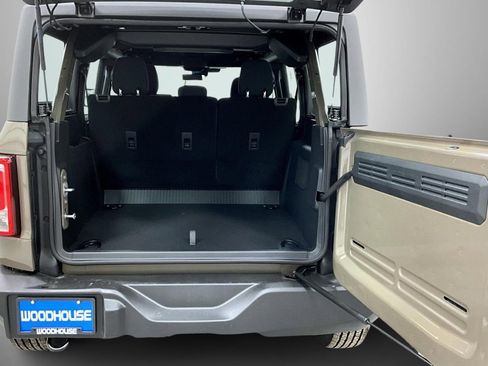 New 2025 Ford Bronco 4-Door image 9