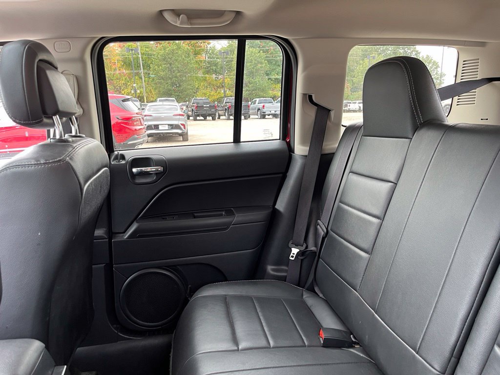 Used 2017 Jeep Patriot High Altitude AWD/4WD image 17