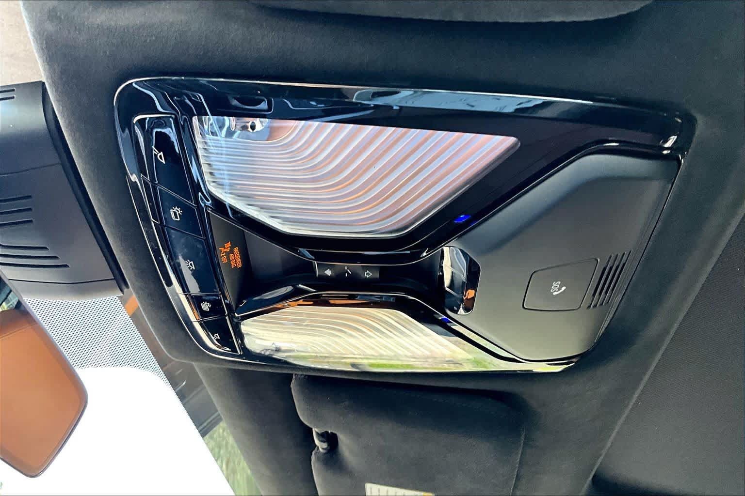 Used 2021 BMW X7 M50i w/ Executive Package AWD/4WD image 32