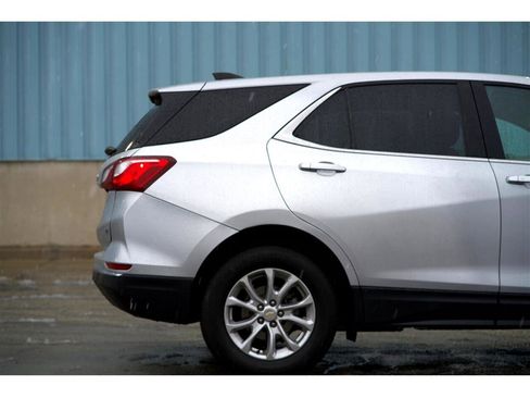 Used 2021 Chevrolet Equinox LT image 14