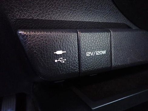 Used 2018 Toyota Camry LE image 17