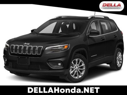 Used 2019 Jeep Cherokee Latitude Plus w/ Comfort/Convenience Group