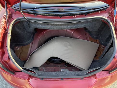 Used 2003 Chrysler Sebring LXi image 12