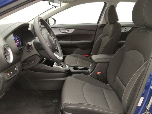 Used 2024 Kia Forte LXS w/ LXS Technology Package FWD image 17