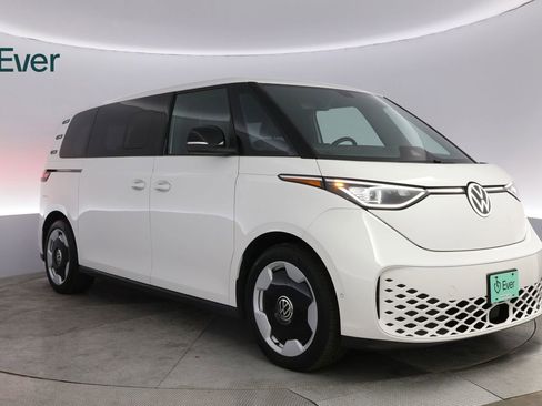 Used 2025 Volkswagen ID. Buzz Pro S image 13
