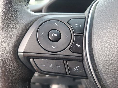 Used 2022 Toyota RAV4 SE image 21