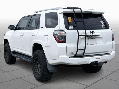 Used 2017 Toyota 4Runner SR5 image 12