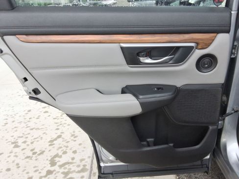 Used 2018 Honda CR-V Touring image 23