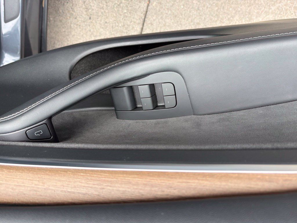 Used 2023 Tesla Model Y Long Range AWD/4WD image 14