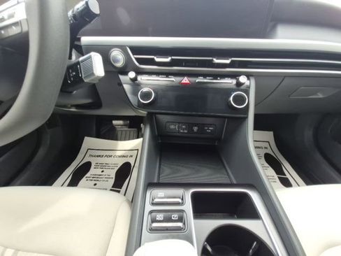 Used 2025 Hyundai Sonata SEL AWD/4WD image 21