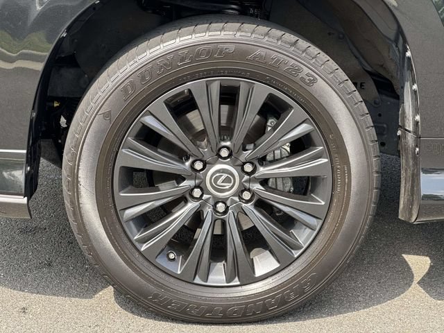 Used 2023 Lexus GX 460 Luxury w/ Sport Design Package AWD/4WD image 7