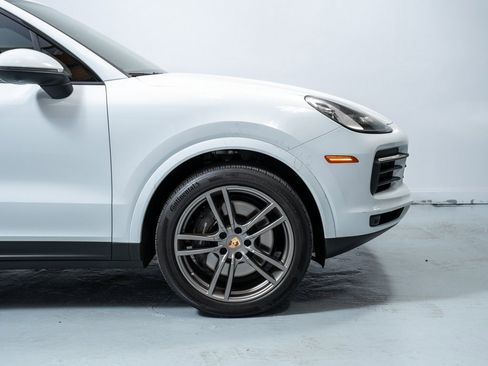 Used 2023 Porsche Cayenne image 12