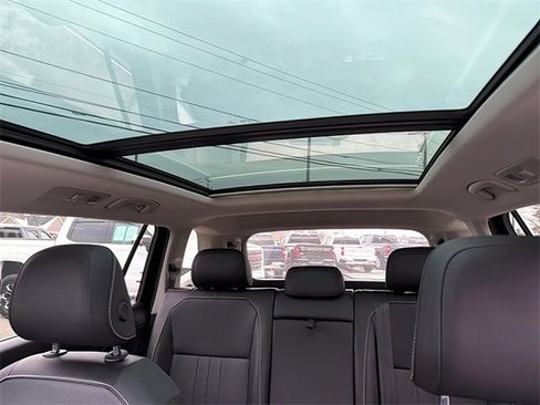 Used 2022 Volkswagen Tiguan SE image 19