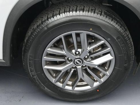 Used 2024 Nissan Rogue S AWD/4WD image 8