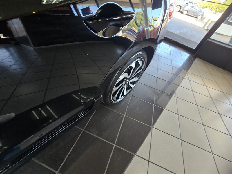 Used 2017 Acura ILX FWD image 33