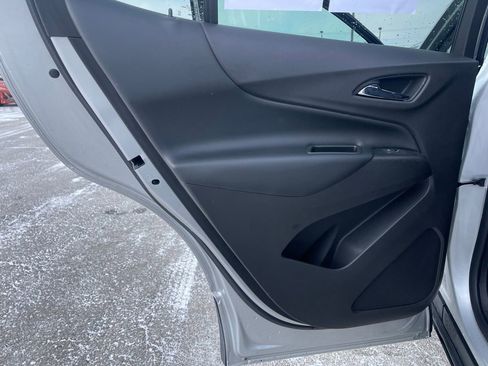 Used 2019 Chevrolet Equinox LT w/ Driver Convenience Package image 17