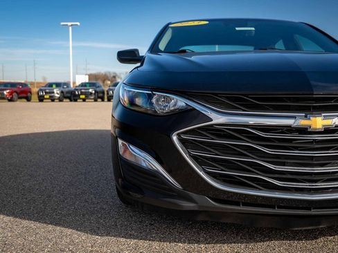 Used 2023 Chevrolet Malibu LS image 4