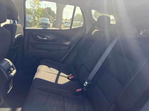 Used 2024 GMC Terrain SLE AWD/4WD image 8