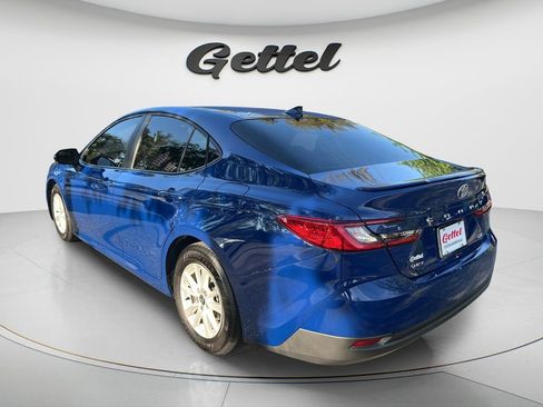 Used 2025 Toyota Camry LE w/ Convenience Package FWD image 7