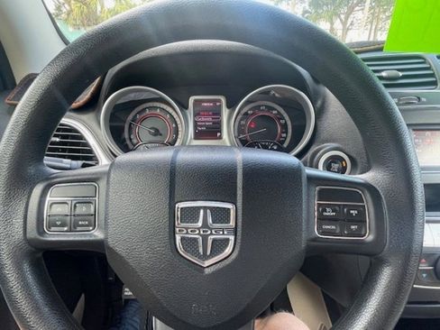 Used 2013 Dodge Journey SE image 9