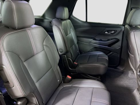 Certified 2022 Chevrolet Traverse RS image 32