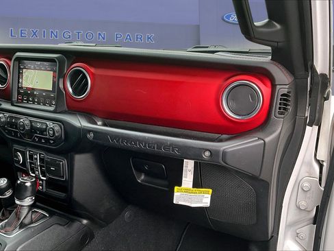 Used 2021 Jeep Wrangler Unlimited Rubicon AWD/4WD image 26
