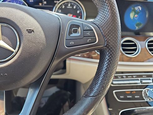 Used 2017 Mercedes-Benz E 300 image 19