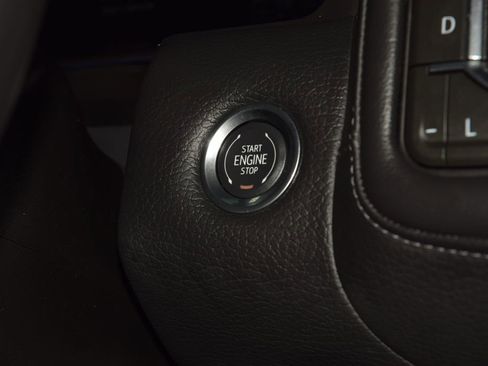 Used 2024 GMC Yukon XL Denali w/ Advanced Technology Package AWD/4WD image 35
