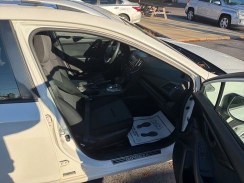 Used 2017 Subaru Impreza 2.0i Premium w/ BSD & Rcta/SRF/Eyesight image 31