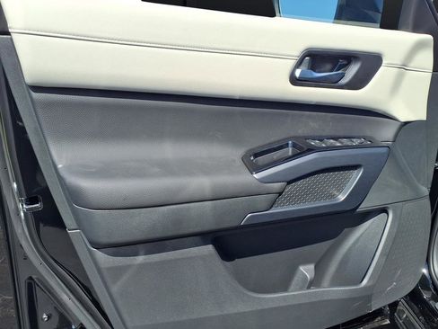 New 2026 Nissan Pathfinder SL AWD/4WD image 11