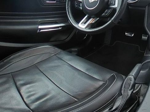 Used 2020 Ford Mustang GT Premium w/ Equipment Group 401A RWD image 21