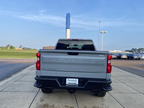 Used 2025 Chevrolet Silverado 1500 Custom Trail Boss AWD/4WD image 10
