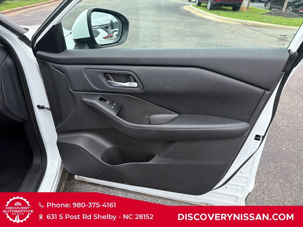 Certified 2024 Nissan Rogue SV FWD image 35