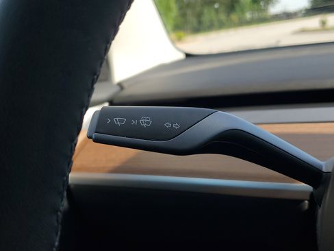 Used 2022 Tesla Model 3 Long Range AWD/4WD image 28
