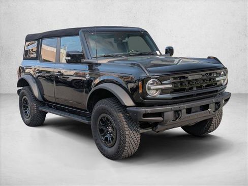 Used 2024 Ford Bronco Outer Banks w/ Sasquatch Package AWD/4WD image 3