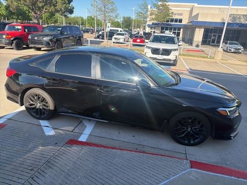 Used 2024 Honda Civic Touring image 4