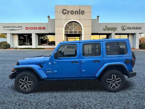 Used 2024 Jeep Wrangler Unlimited Sahara w/ Technology Group AWD/4WD image 6