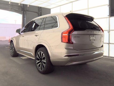 Used 2024 Volvo XC90 T8 Plus AWD/4WD image 4